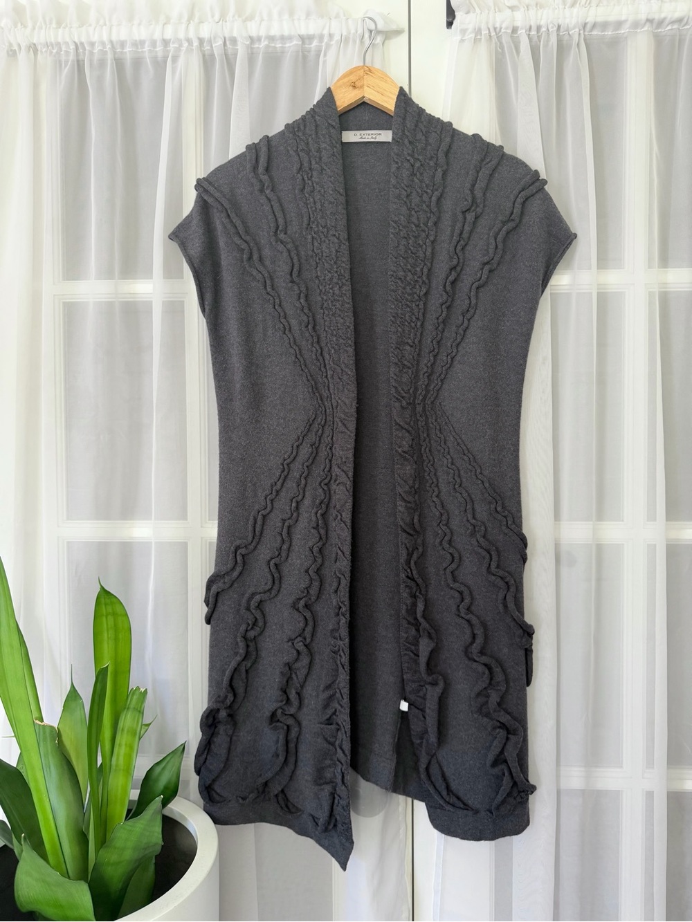 D. Exterior Long Charcoal Wool Angora Blend Sweater Vest Size Large